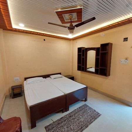 Teerth Guest House Varanasi Exterior photo